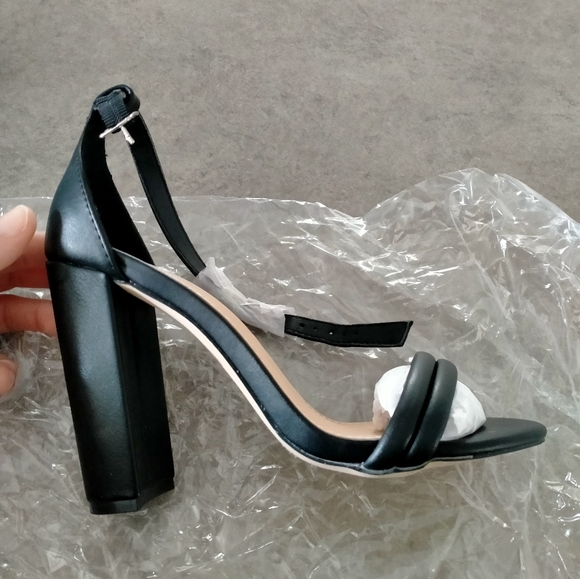 Novo Shoes Shoes - Size 5 novo heels